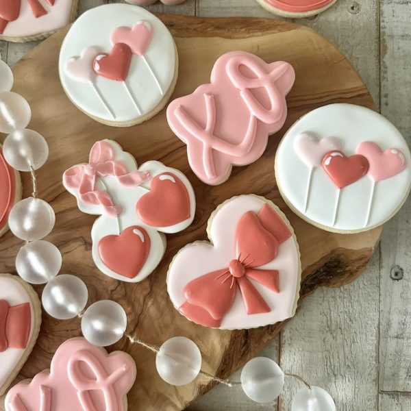 17-valentine-day-cookie-decorating-1.jpg